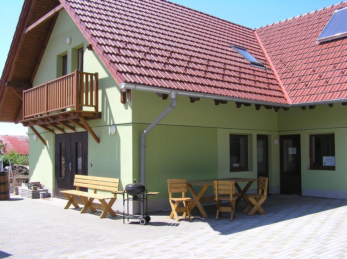 Penzion U Tomášů Vsechovice Exterior foto